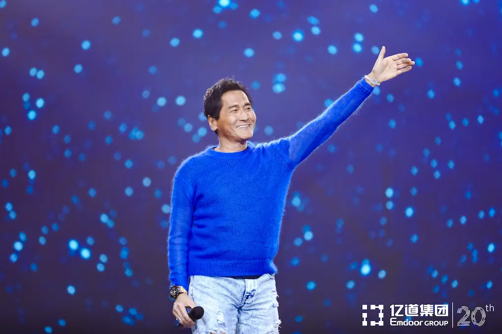 chinese_famous_singer_Qiqing.webp chinese_famous_singer_Qiqing.webp